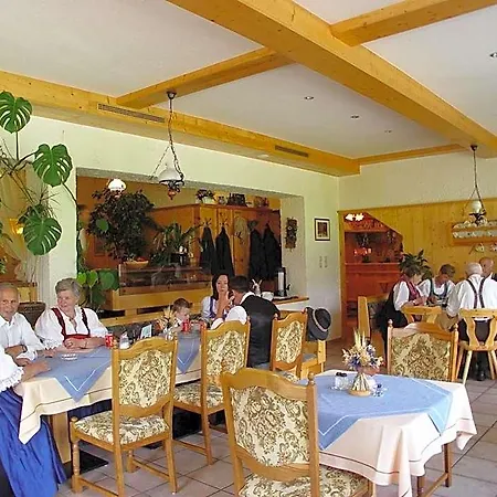 Zum Kaiserweg Hotel 3*